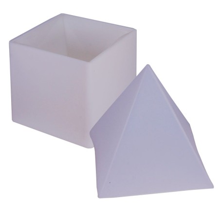 Molde piramidal de silicona 15cmx16xm